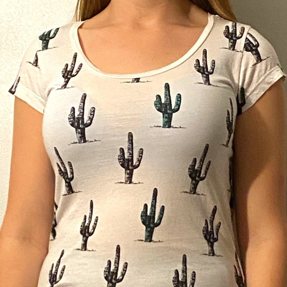 Guess | Tops | Guess Cactus Tshirt 